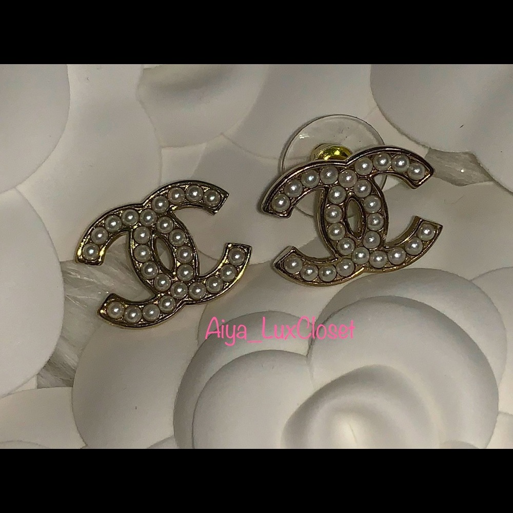 ❌❌SOLD elsewhere❌❌Chanel 21P CC stud earrings